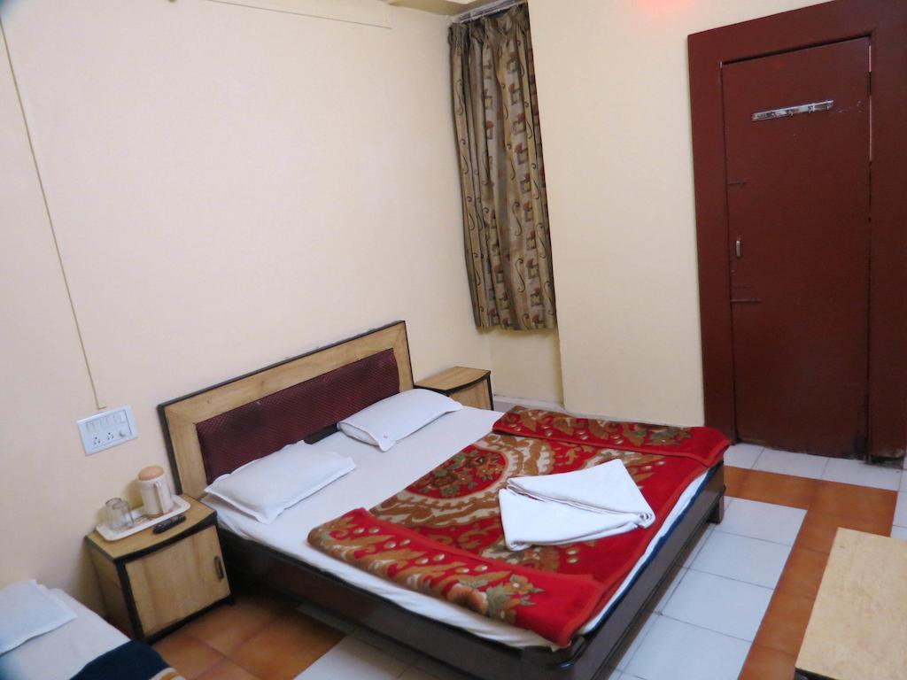 Hotel Sunny Classic Mahabaleshwar Ngoại thất bức ảnh