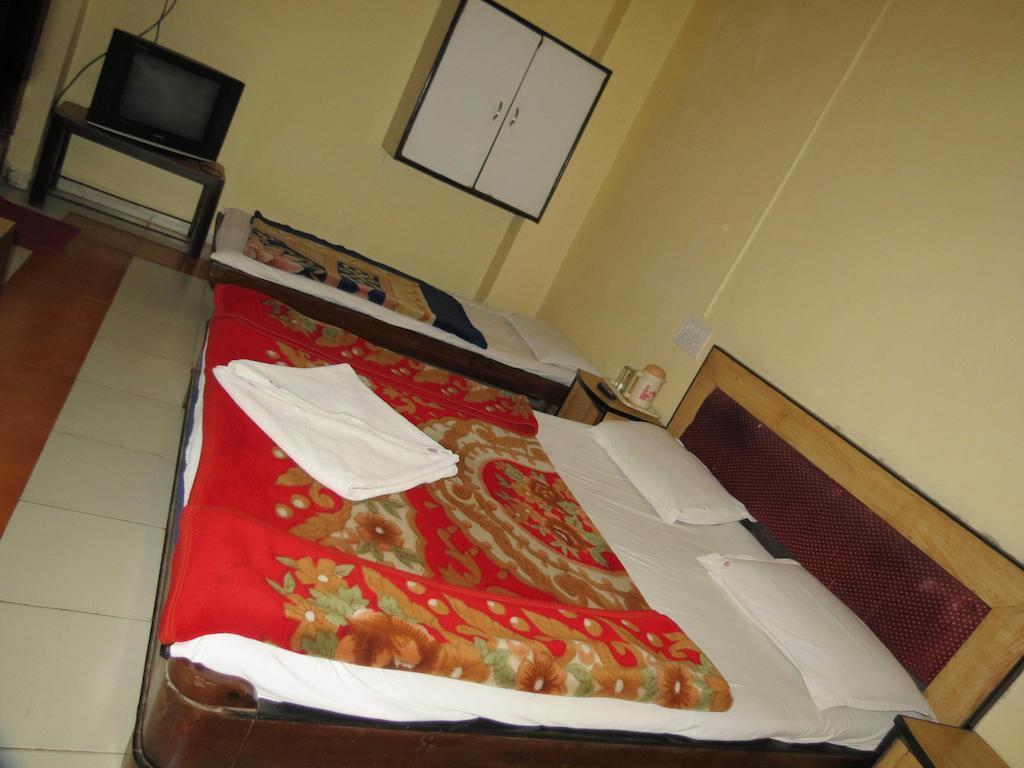 Hotel Sunny Classic Mahabaleshwar Ngoại thất bức ảnh